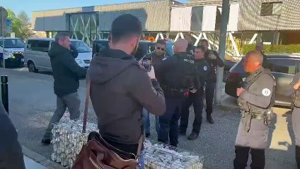 VTC brûlés à Moûtiers : le procès s'ouvre ce vendredi, des tensions devant le tribunal d'Albertville
