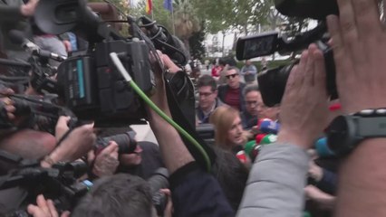 Salomé Pradas llega a los juzgados entre abucheos y gritos de “asesina”  por la dana