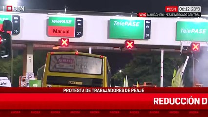Protesta de trabajadores en el peaje: cortan parcialmente Autopista Riccheri