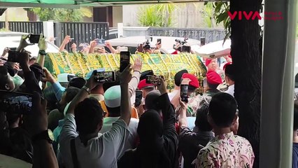 Iringi Kepergian Titiek Puspa, Gibran Ikut Salat Jenazah