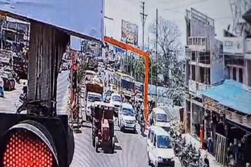 तेज रफ्तार बस का ब्रेक फेल