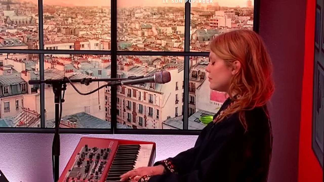 LIVE - Cœur de Pirate interprète "Cavale" dans Le Double Expresso RTL2 (11/04/25)