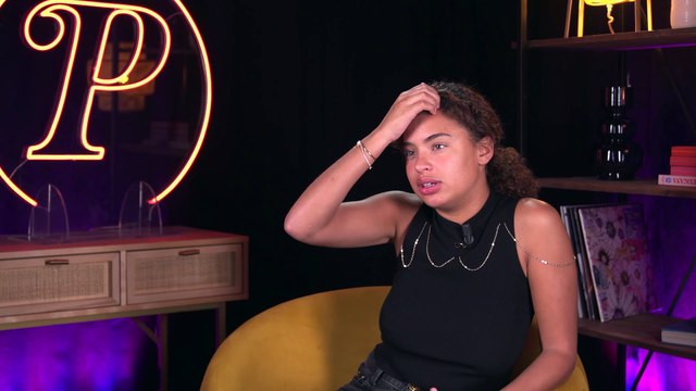 Paola Locatelli évoque le parcours qu'elle a affronté pour assumer ses cheveux texturés - En Privé avec