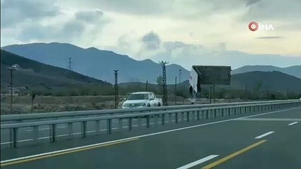 Fırtına reklam panolarını yerle bir etti