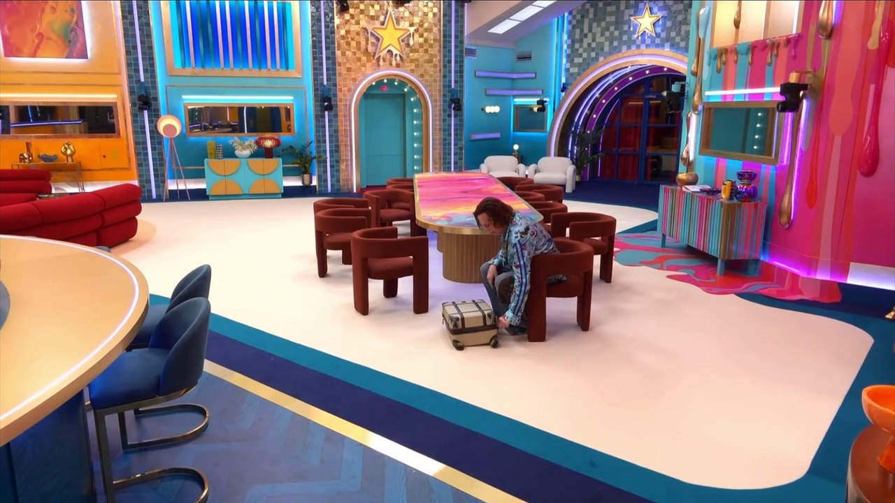 Celeb BB Clip Friday 11th April(2 of 2) from the 11pm to 2am live feed.