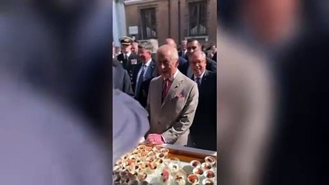 Mamma mia! : l'omaggio di Carlo e Camilla alla tappa enogastronimica con chef Bottura