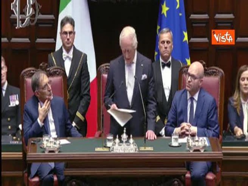 Re Carlo III: "Grazie agli antichi Romani abbiamo iniziato a mettere teste dei Re sulle monete"