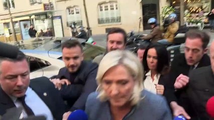 Ultradireitista Le Pen e outras 11 pessoas recorrem de suas condenações na França