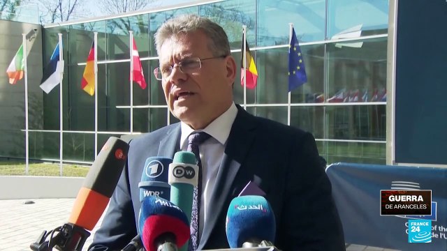La UE y China acuerdan conversar sobre la sustitución de aranceles a vehículos eléctricos