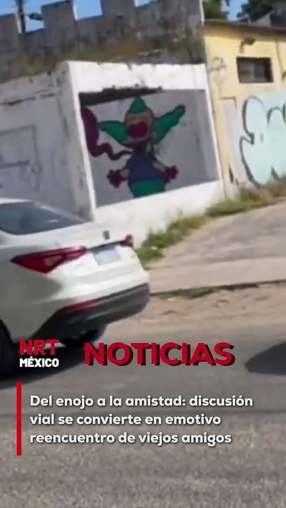 La pelea entre dos conductores argentinos dio un giro inesperado cuando descubrieron que eran amigos. De los gritos pasaron al abrazo.