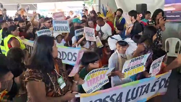 Crianças indígenas entregam carta para Sonia Guajajara e Marina Silva