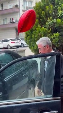Yıllardır kurduğu araba hayalini evlatları sayesinde gerçekleştiren babanın mutluluğu 🥲