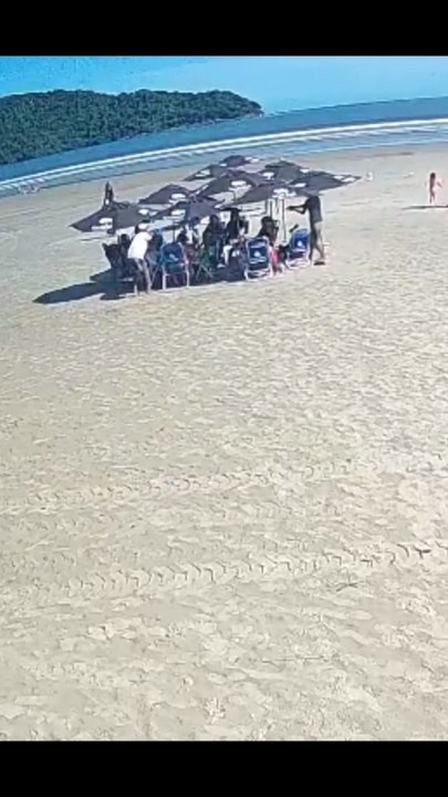 URGENTE: Bandidos rendem turistas e levam pertences em praia