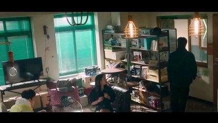 Returning to High School, He Never Expected to Fall for His First Love Again—Who’s Now His Teacher