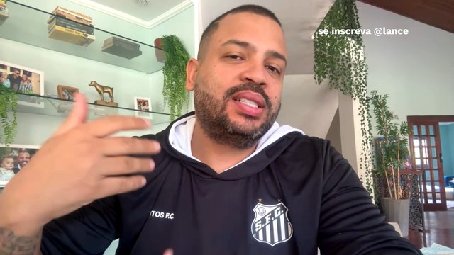 Projota comenta a apresentação do Neymar na Vila Belmiro