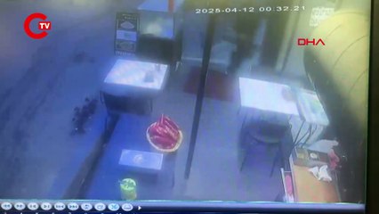 Kavga anı kaydedildi... Börekçiye sığındı, saldırıdan kurtulamadı!