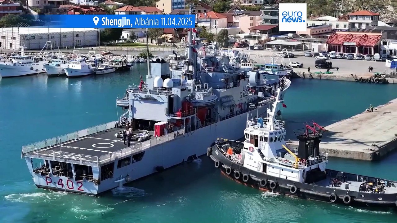 Megvalósult Meloni álma: elkezdték átszállítani az illegális bevándorlókat az albán táborokba