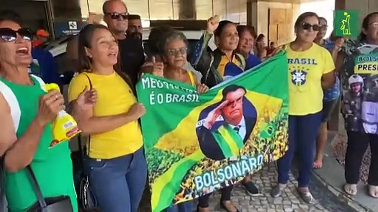 Bolsonaro, "estable" tras ser hospitalizado en Brasil por "fuertes dolores" en el abdomen