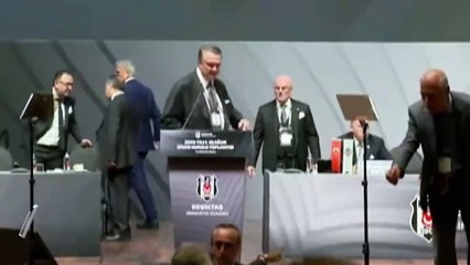 Beşiktaş Divan Kurulu toplantısında kavganın başladığı an