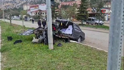Ankara'da feci kaza: Tofaş ikiye bölündü!