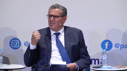 أخنوش يحث برلمانيي حزبه على التواصل لمواجهة أصحاب "البوز السياسي"