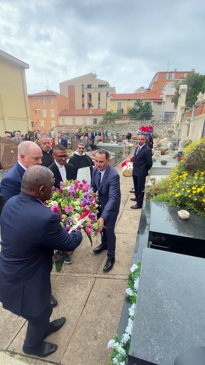 Hommage à Josephine Baker, en présence du Prince Souverain Albert II, des autorités monégasques des membres de sa famille dont l’un de ses fils Luis Bouillon Baker et l’un de ses petits fils Sébastien, au cimetière de Monaco, France, le 12 avril 2025. ©