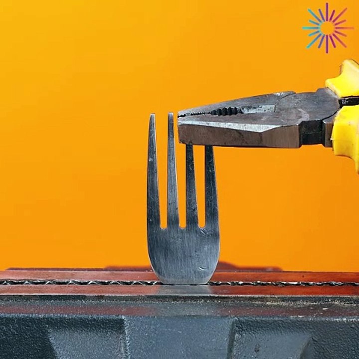 Genius idea for an improvised door lock using a fork! 🙌