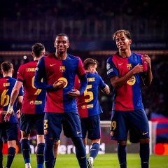 ⏳🤣 ¡Flick le hace un troleo épico a Lamine Yamal por llegar tarde! ¡El momento más GRACIOSO del Barça! ⚽