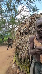 Afrika'da ilk kez lolipop yiyen yerli aileden şaşkın anlar