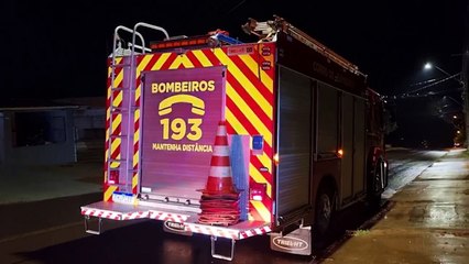 Chamas consomem cômodo de casa no Cascavel Velho