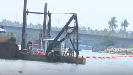 ഡ്രഡ്ജിങ്ങ് കാര്യക്ഷമമല്ലെന്നും മണല്‍നീക്കം എങ്ങുമെത്തിയില്ലെന്നും പരാതി; ദുരന്തം തീരാതെ മുതലപ്പൊഴി
