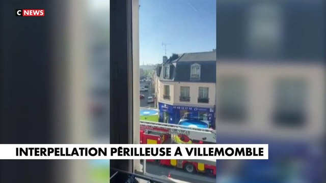 Arrestation périlleuse en Seine-Saint-Denis : Des policiers, aidés par des pompiers, ont interpellé sur le toit d’un immeuble au péril de leur vie un individu en fuite.
