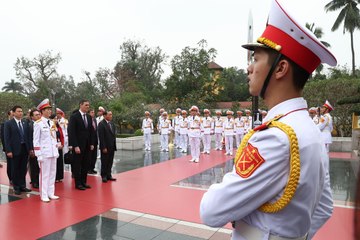 Firma Carlos Cuesta. Sánchez solo se atreve con Franco