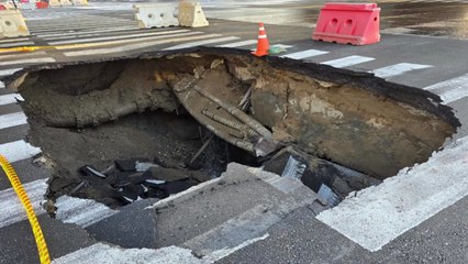 부산 사상구 도로에서 땅꺼짐 발생...가로5m 세로3m / YTN