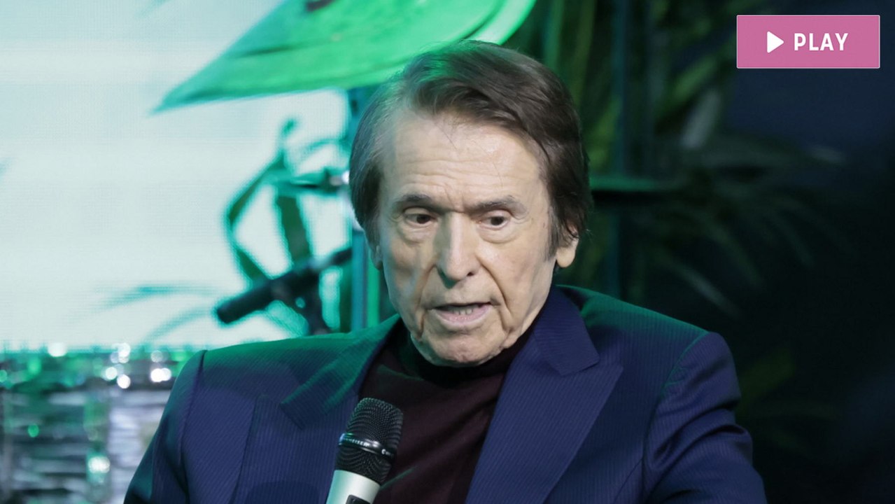 Raphael se encuentra con Amelia Bono en un aeropuerto y confiesa su verdadera relación