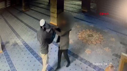 Tarihi camide hırsızlık girişimi kamerada