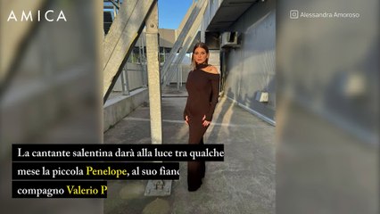 Da Alessandra Amoroso a Karlie Kloss e Poppy Delevingne: le star in dolce attesa del 2025