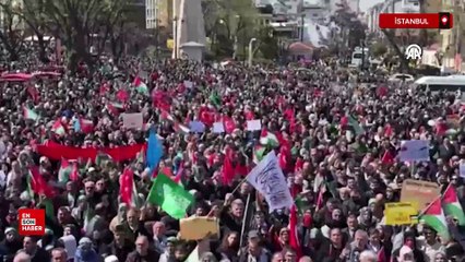 İstanbul Gazze için ayakta: Beyazıt Meydanı'na akın ettiler