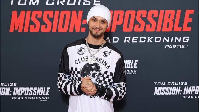 GALA VIDEO - Billy Crawford bientôt papa pour la deuxième fois : en maillot de bain, sa compagne dévoile son joli ventre rond