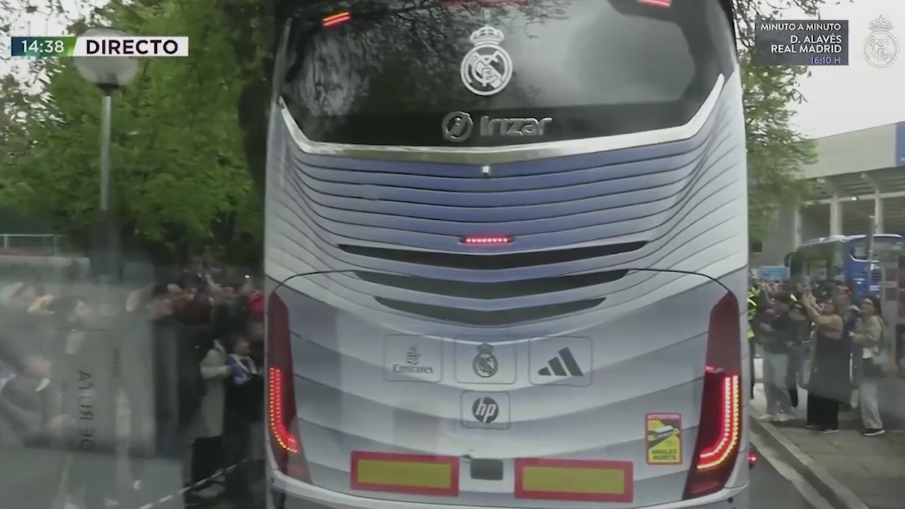Llegada del Real Madrid al estadio de Mendizorroza: caras de concentración