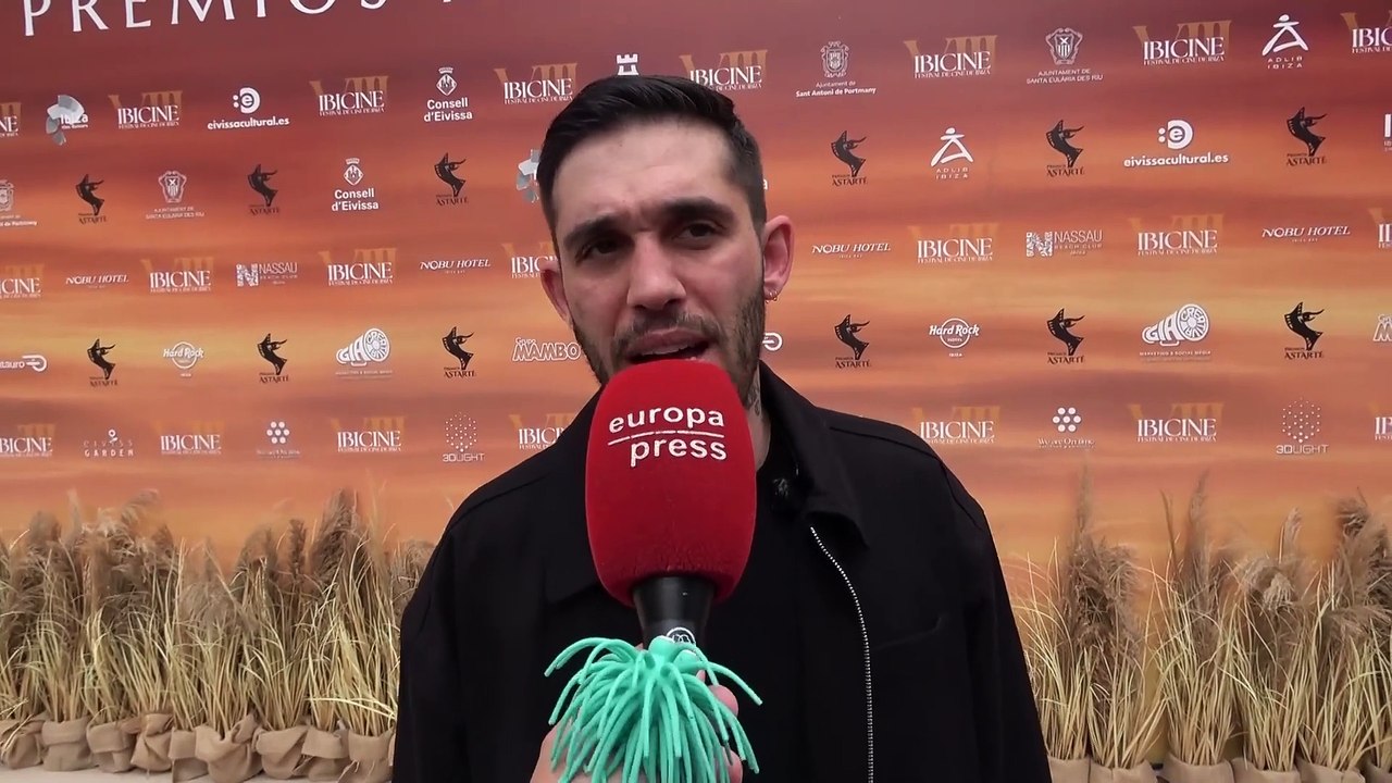 Víctor Elías sale en defensa de su prima, la Princesa Leonor, tras sus polémicas fotos en bikini y lanza un mensaje