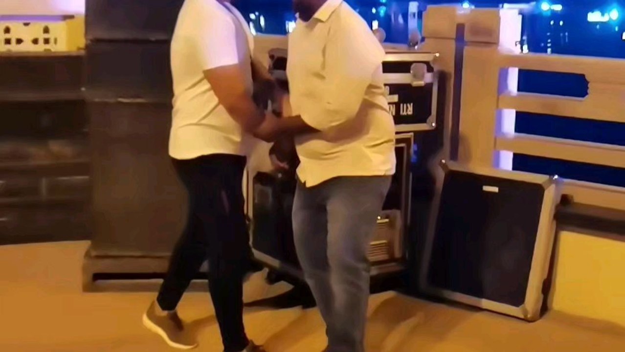 Laser show at Qurum park 🤩 #LaserShow #QurumPark #Oman #Nightlife #Lights