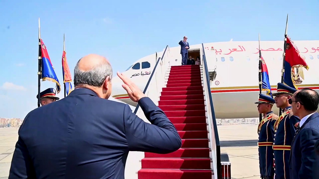 الرئيس عبد الفتاح السيسي يصل إلى العاصمة القطرية الدوحة في مستهل جولة سيادته الخليجية