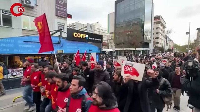 TKP’li gençler Ankara’da yürüyüş gerçekleştirdi: Gençler iktidara ‘hayali diploma’ verdi