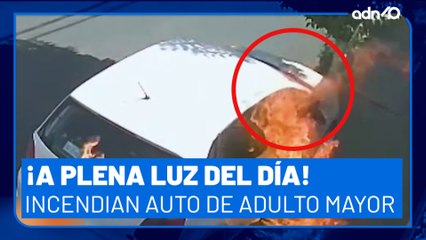 ¡A plena luz del día! Incendian auto de adulto mayor en Iztapalapa