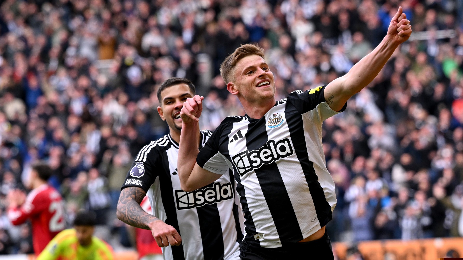 Newcastle pummel dismal Manchester United