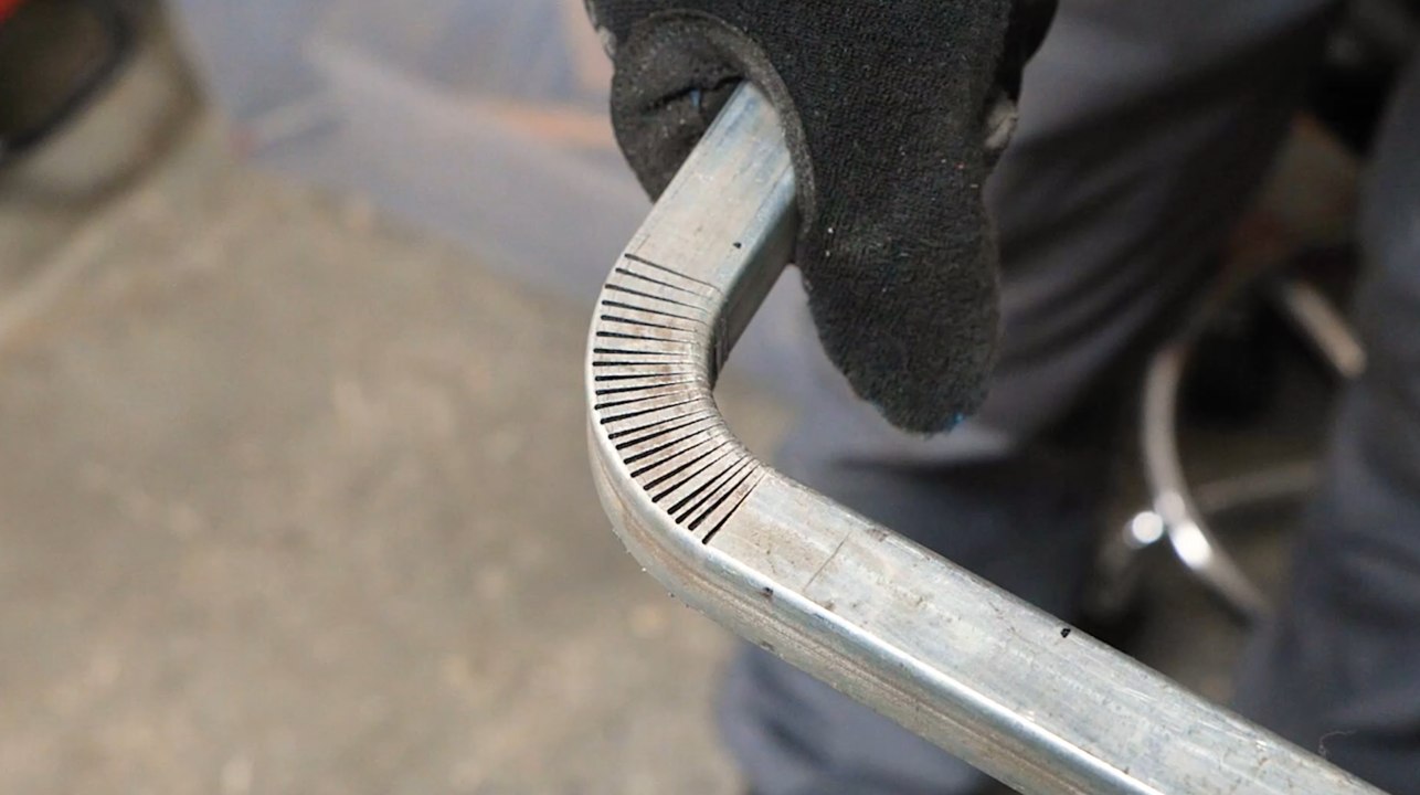 Techniques de réparation essentielles pour restaurer les meubles anciens !