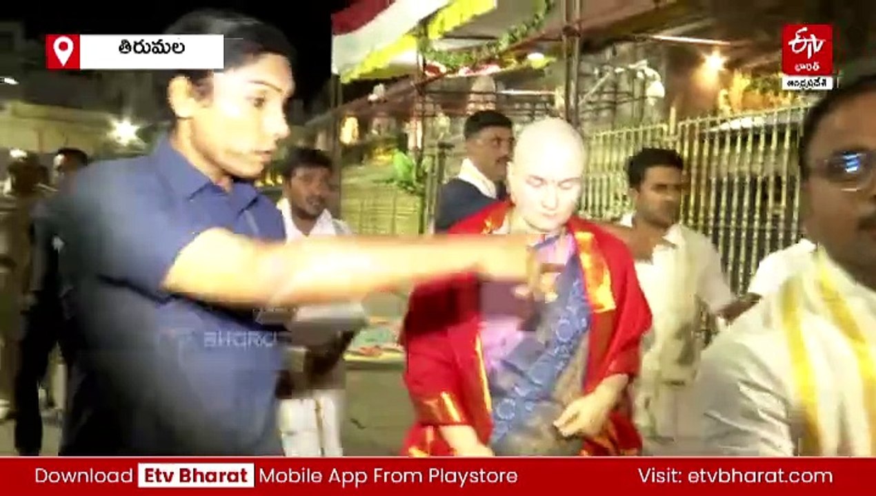 తిరుమల శ్రీవారిని దర్శించుకున్న పవన్‌ భార్య