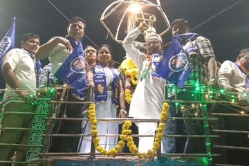 बाबा साहेब जयंती पर कटा केक हुई आतिशबाजी