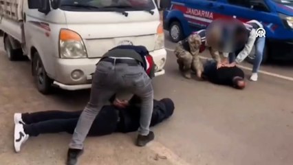 Hatay'da bir kamyonette 450 kurusıkı tabanca ele geçirildi